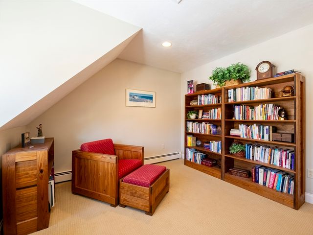 28 Watercourse Pl, Plymouth, MA 02360