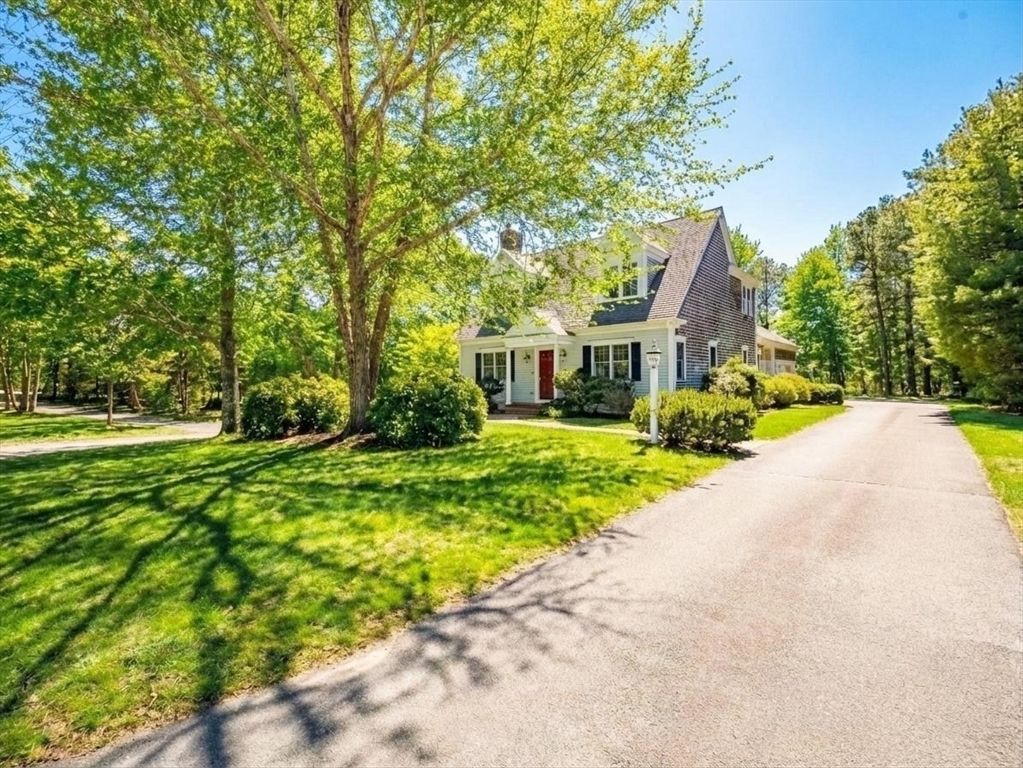 28 Watercourse Pl, Plymouth, MA 02360