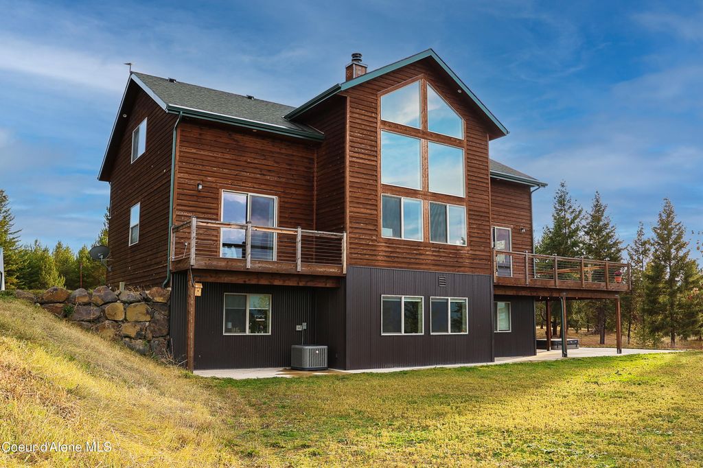 384 Pendleton Dr, Spirit Lake, ID 83869 photo 2