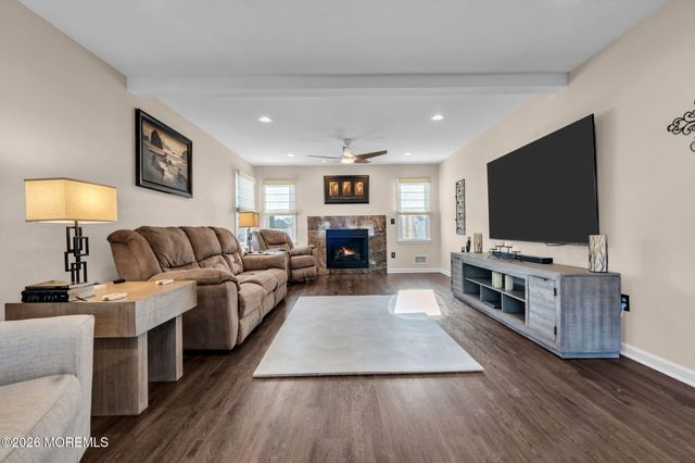 15 Eagle Drive, Bayville, NJ 08721