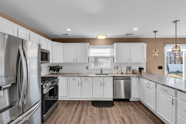 15 Eagle Drive, Bayville, NJ 08721