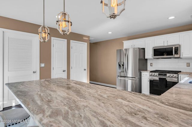 15 Eagle Drive, Bayville, NJ 08721