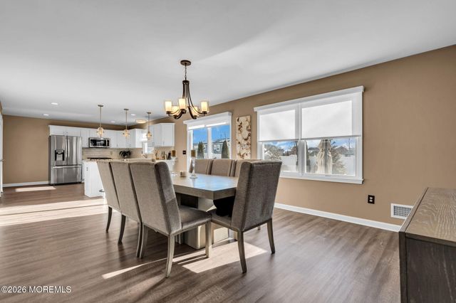 15 Eagle Drive, Bayville, NJ 08721