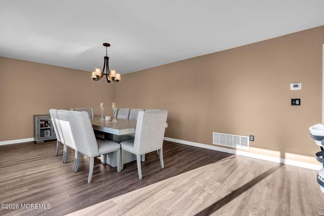 15 Eagle Drive, Bayville, NJ 08721