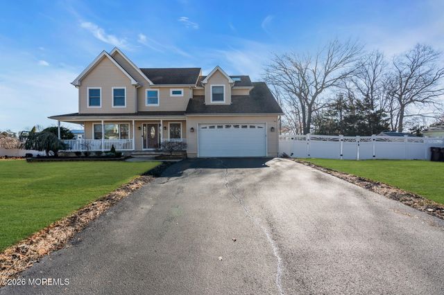 15 Eagle Drive, Bayville, NJ 08721