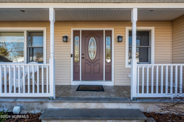 15 Eagle Drive, Bayville, NJ 08721