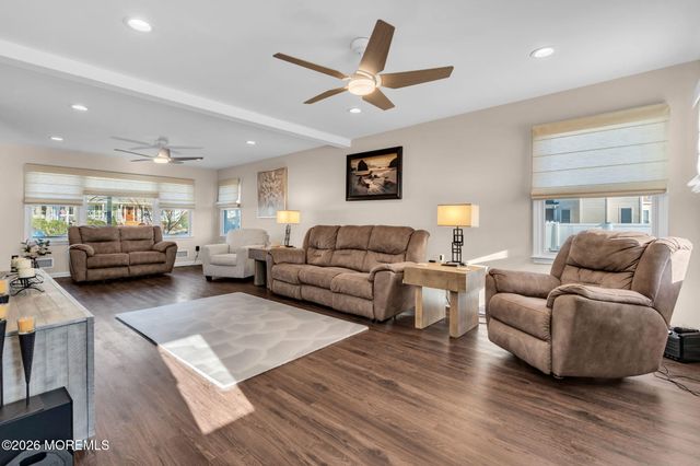 15 Eagle Drive, Bayville, NJ 08721