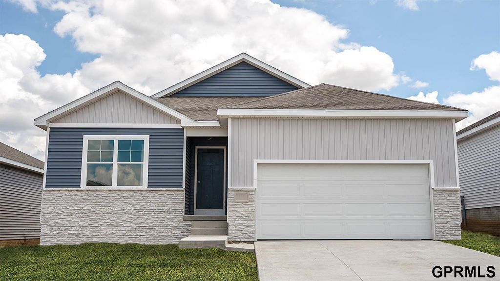 18802 Ogden Street, Elkhorn, NE 68022