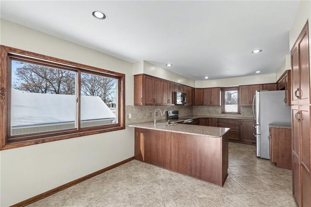 9301 NW 80th Street, Weatherby Lake, MO 64152