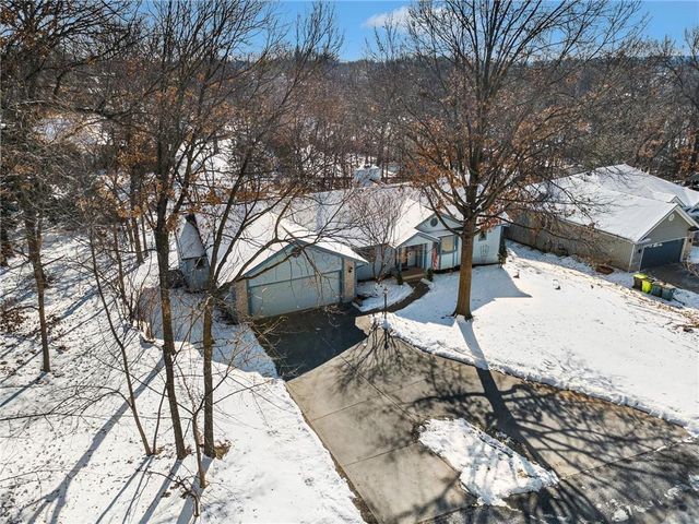 9301 NW 80th Street, Weatherby Lake, MO 64152