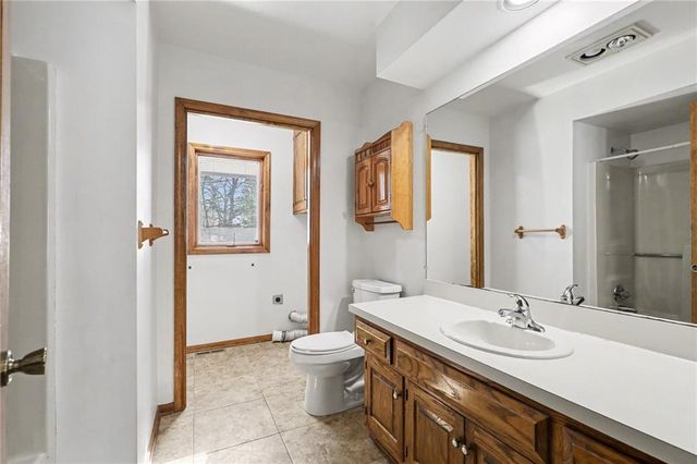 9301 NW 80th Street, Weatherby Lake, MO 64152