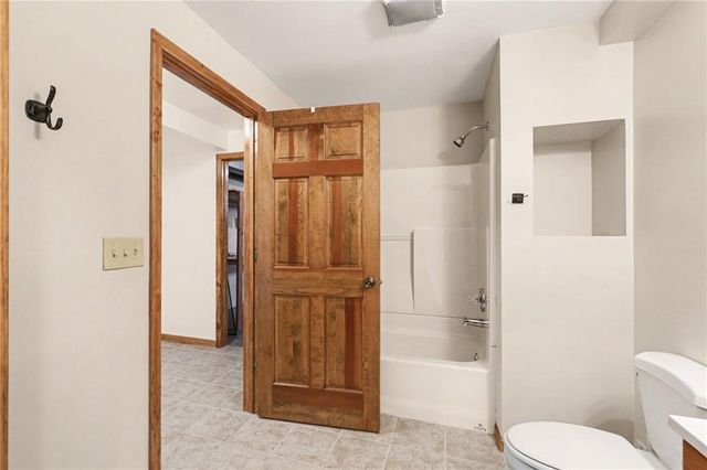 9301 NW 80th Street, Weatherby Lake, MO 64152