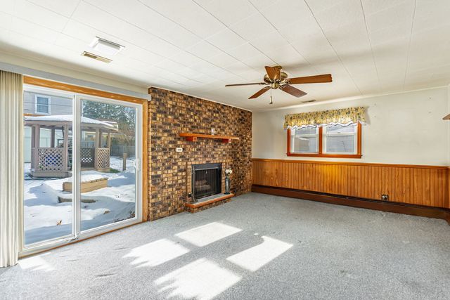 303 N Elmwood Avenue, Wood Dale, IL 60191