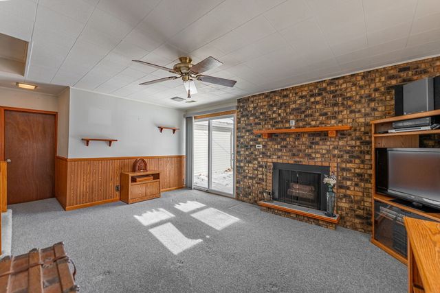 303 N Elmwood Avenue, Wood Dale, IL 60191