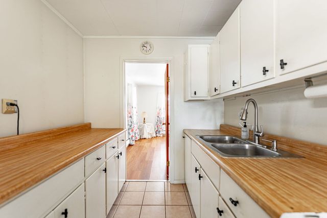 303 N Elmwood Avenue, Wood Dale, IL 60191