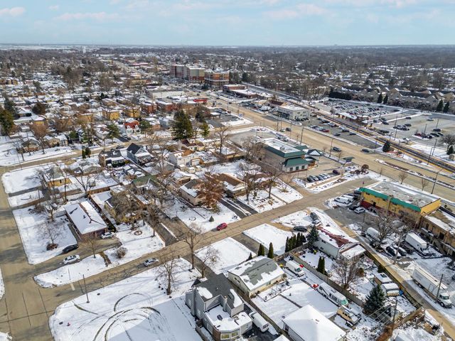 303 N Elmwood Avenue, Wood Dale, IL 60191