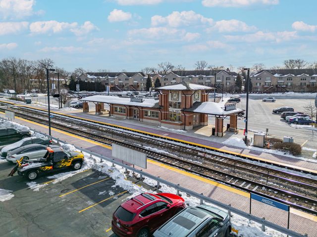 303 N Elmwood Avenue, Wood Dale, IL 60191