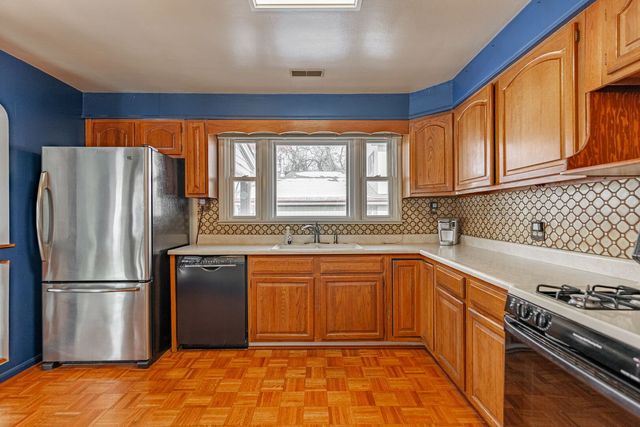 303 N Elmwood Avenue, Wood Dale, IL 60191