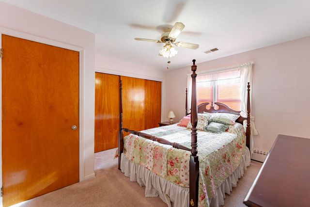 303 N Elmwood Avenue, Wood Dale, IL 60191