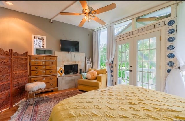 3223 OLD BLUE RIDGE ST, San Antonio, TX 78230