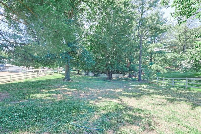 8205 Kroger Farm Road, Indian Hill, OH 45243