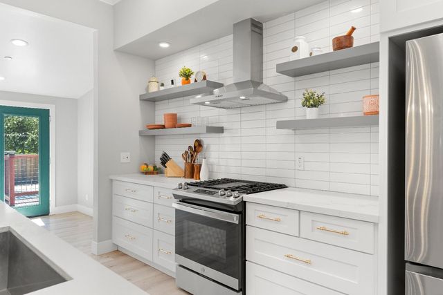 642 E St, Lincoln, CA 95648