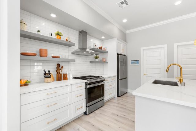 642 E St, Lincoln, CA 95648