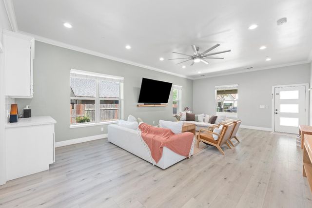 642 E St, Lincoln, CA 95648