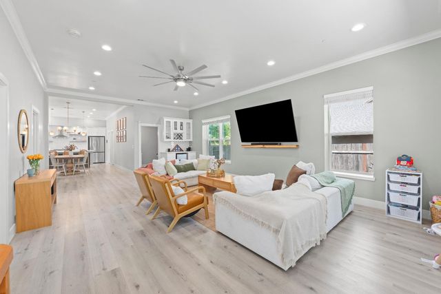 642 E St, Lincoln, CA 95648