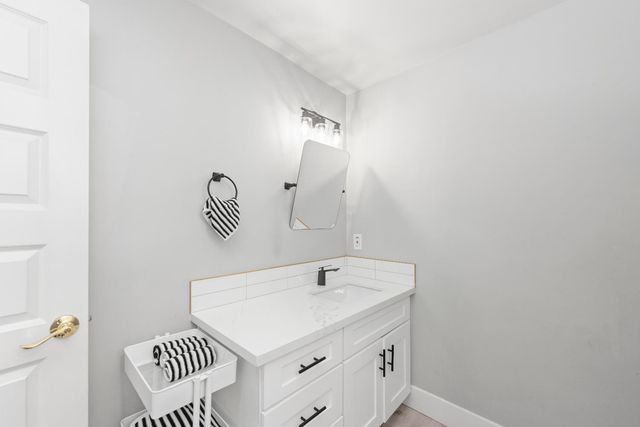 642 E St, Lincoln, CA 95648