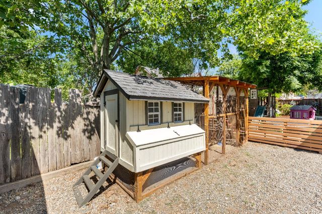 642 E St, Lincoln, CA 95648