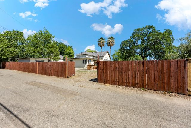 642 E St, Lincoln, CA 95648