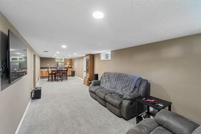 5903 SW 14th Street, Des Moines, IA 50315