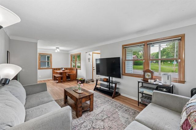 5903 SW 14th Street, Des Moines, IA 50315