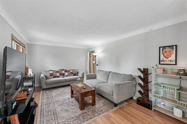 5903 SW 14th Street, Des Moines, IA 50315