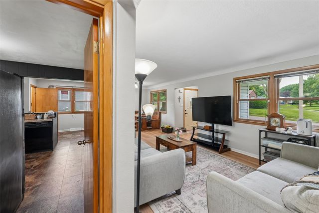 5903 SW 14th Street, Des Moines, IA 50315