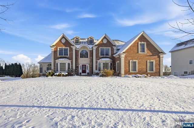 108 Hamilton Trail, Totowa, NJ 07512