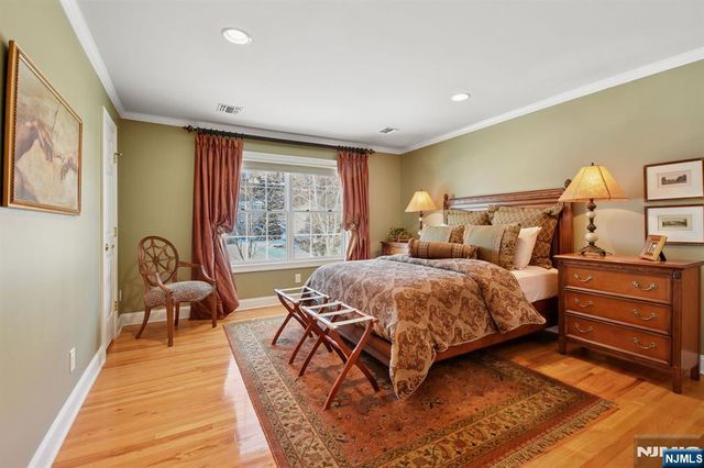 108 Hamilton Trail, Totowa, NJ 07512