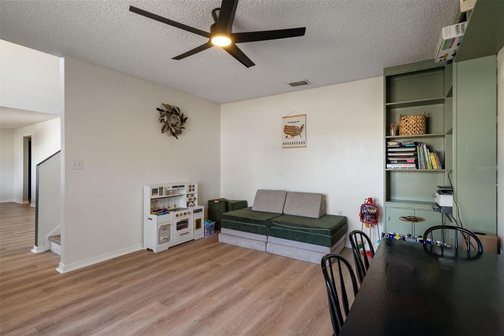 Image 12 of property listing at 11258 LOMITA WREN ROAD, Weeki Wachee, FL 34614