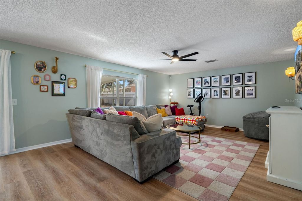 Image 21 of property listing at 11258 LOMITA WREN ROAD, Weeki Wachee, FL 34614