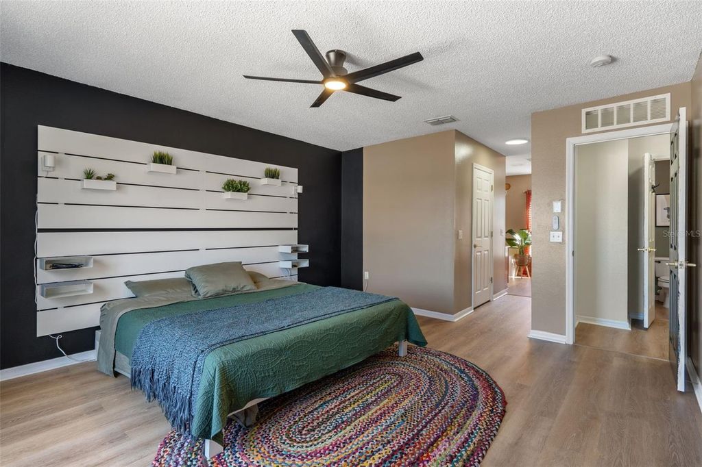 Image 27 of property listing at 11258 LOMITA WREN ROAD, Weeki Wachee, FL 34614