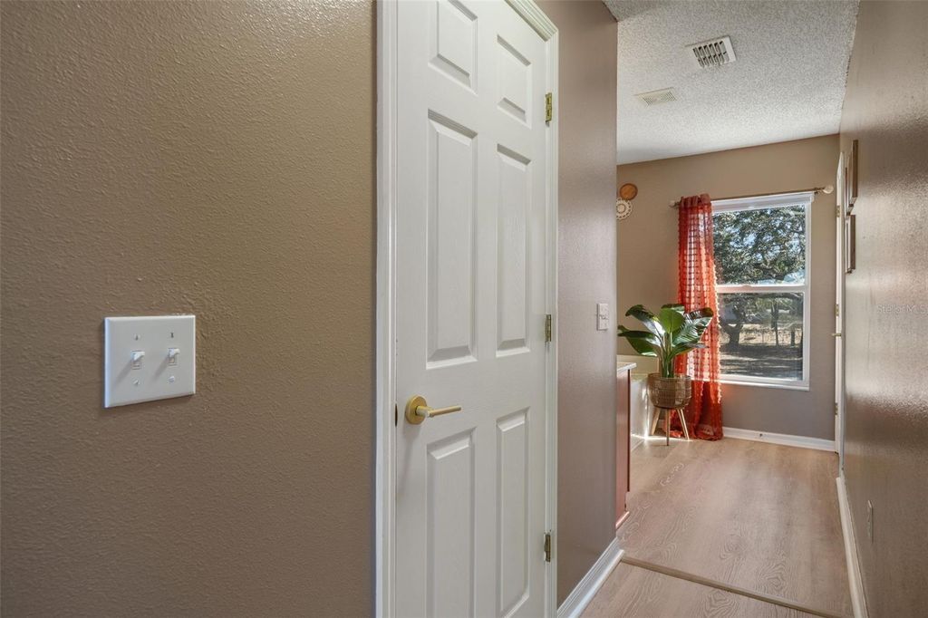 Image 28 of property listing at 11258 LOMITA WREN ROAD, Weeki Wachee, FL 34614