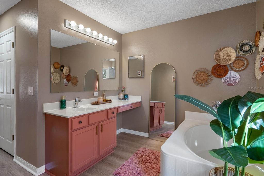 Image 30 of property listing at 11258 LOMITA WREN ROAD, Weeki Wachee, FL 34614