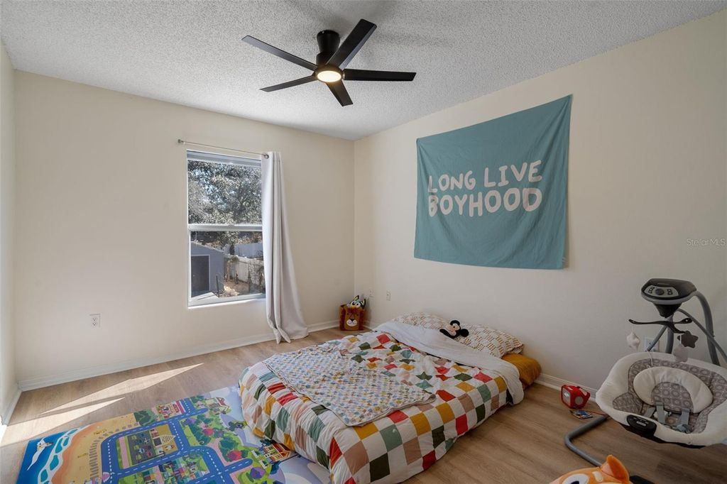 Image 35 of property listing at 11258 LOMITA WREN ROAD, Weeki Wachee, FL 34614