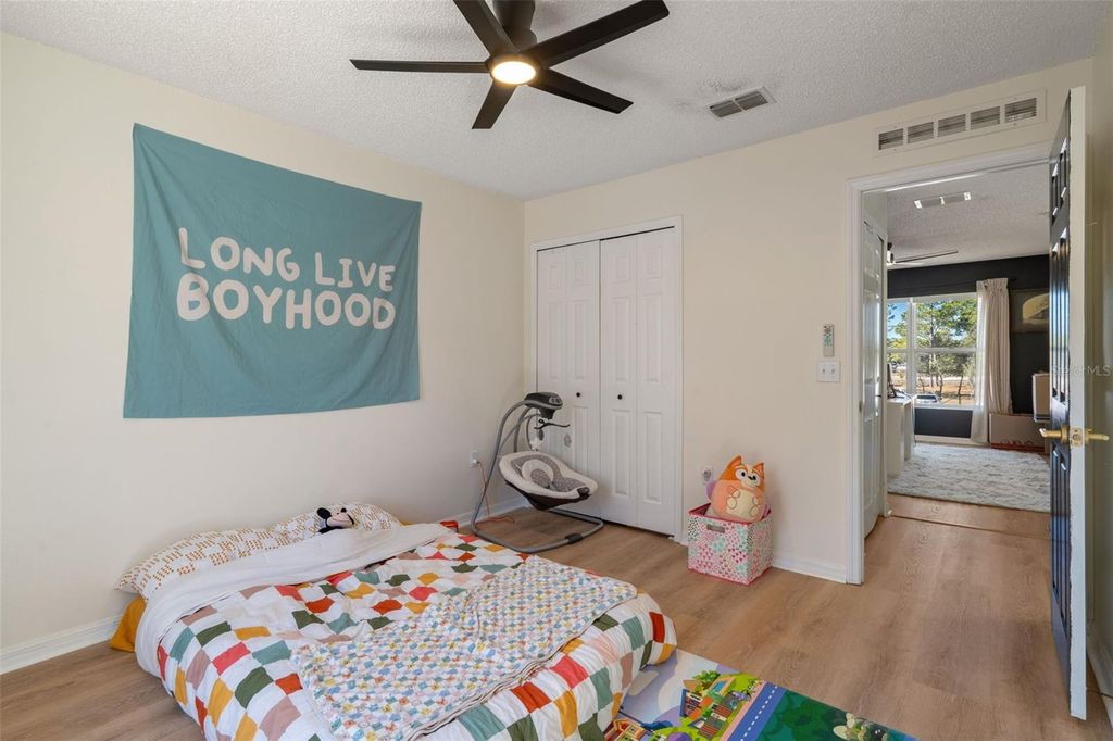 Image 36 of property listing at 11258 LOMITA WREN ROAD, Weeki Wachee, FL 34614