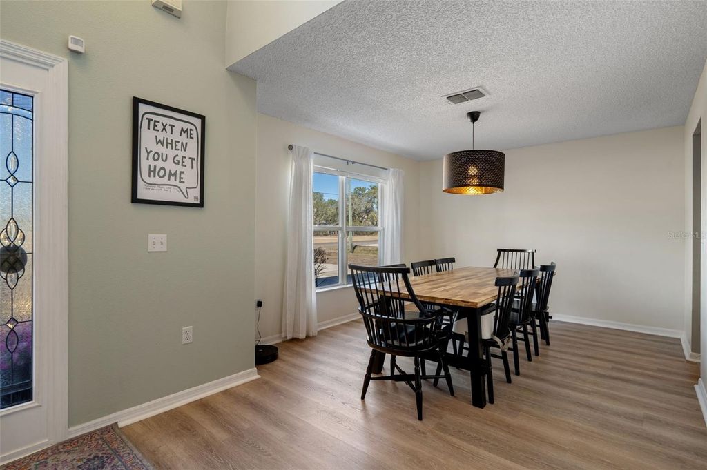 Image 7 of property listing at 11258 LOMITA WREN ROAD, Weeki Wachee, FL 34614