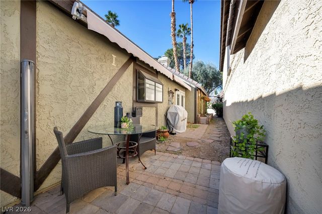 3946 Foxboro Circle, Las Vegas, NV 89121