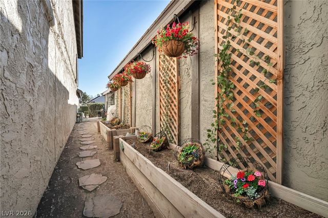 3946 Foxboro Circle, Las Vegas, NV 89121