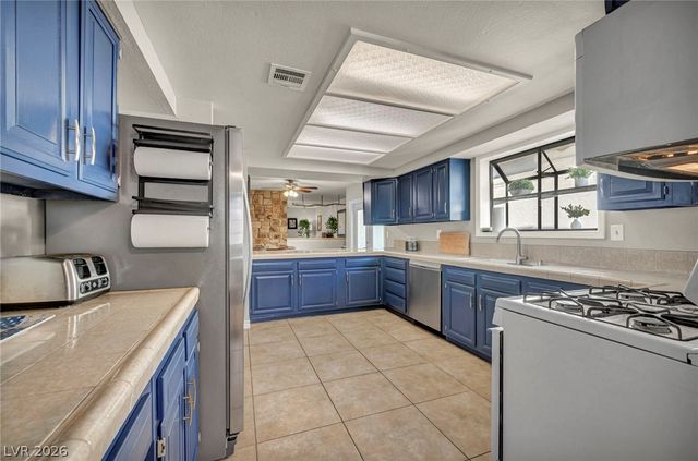 3946 Foxboro Circle, Las Vegas, NV 89121