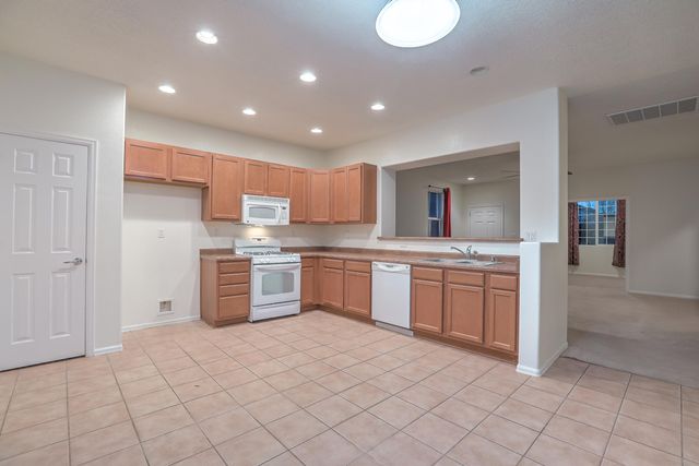 405 Loma Linda Loop NE, Rio Rancho, NM 87124